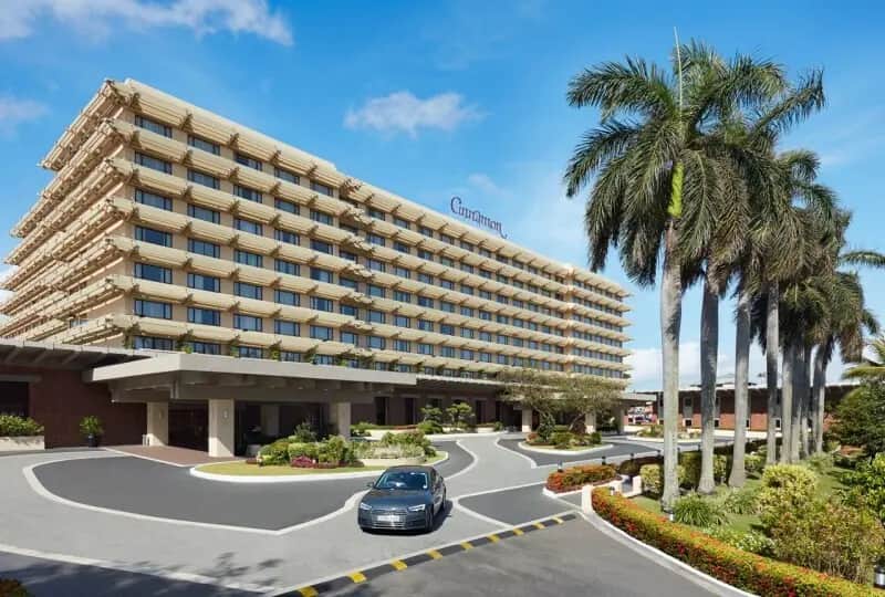 Cinnamon Lakeside, a hotel we use in Colombo