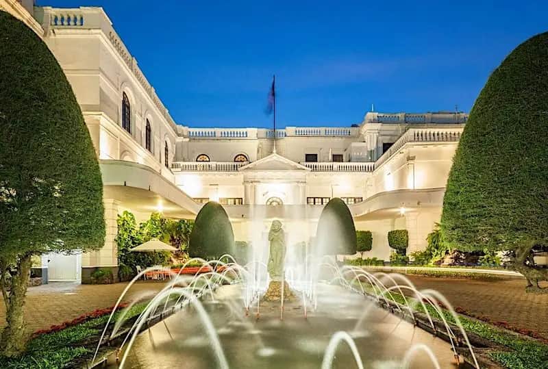 A view of Mount Lavinia Hotel, a stay in Colombo