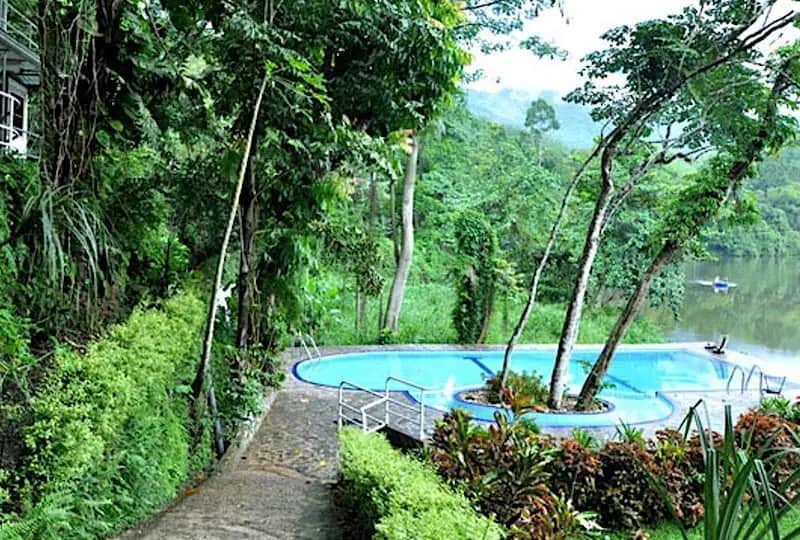 Plantation Hotel, a hotel we use in Kitulgala Forest Reserve