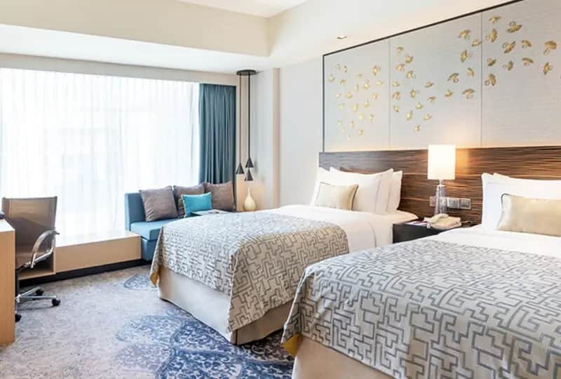 Inside the Deluxe Room at Cinnamon Grand Colombo