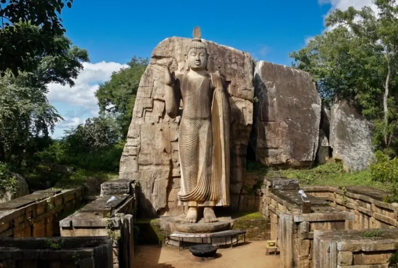 Aukana Buddha Statue Aukana Buddha Statue