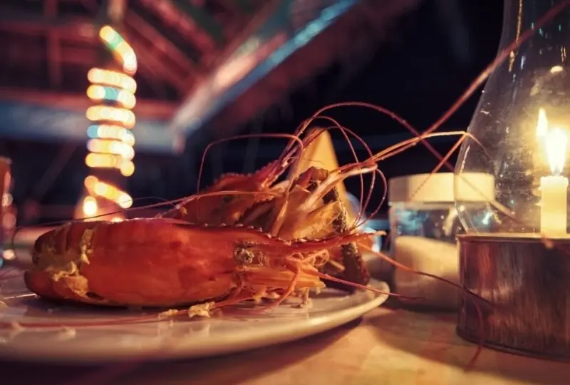 Einheimisches Straßenessen in Hikkaduwa